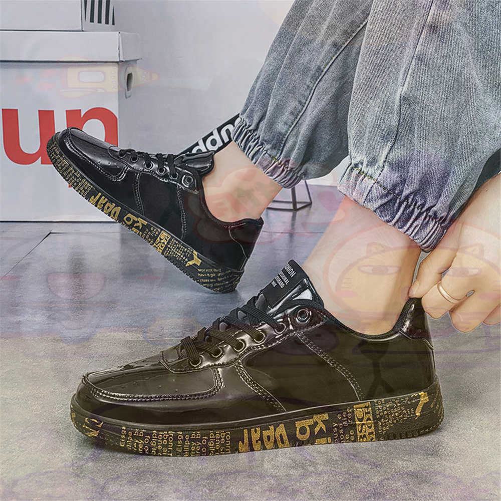 Round Foot Size 45 Sneakers Wh - Good Streetwear Brand recension och pris